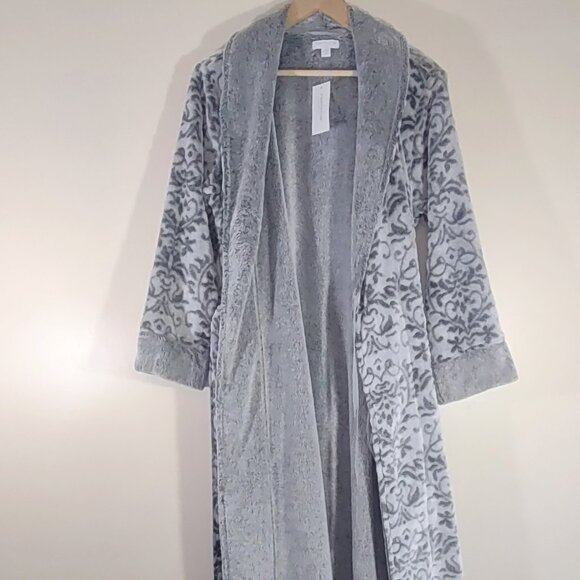 NWT Charter Club Super Soft Floral Scroll Plush Robe Gray & Cream Women's XS/S - Picture 10 of 14